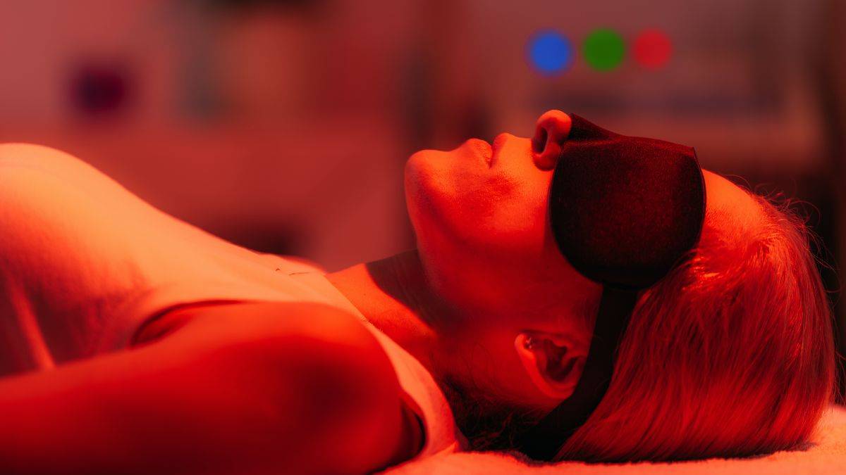 Home Red Light Therapy Device vs Professional Device